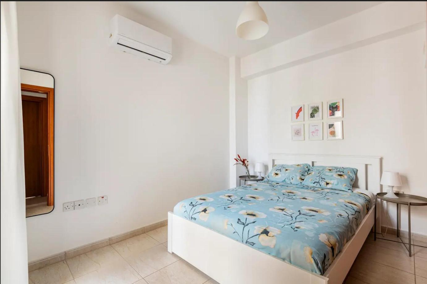 Top Floor Apartment City Center Ларнака Екстериор снимка