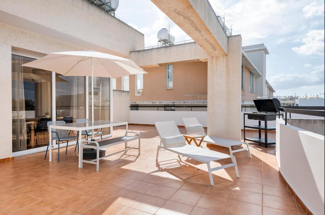 Top Floor Apartment City Center Ларнака Екстериор снимка