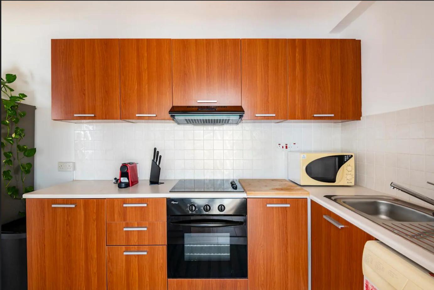 Top Floor Apartment City Center Ларнака Екстериор снимка