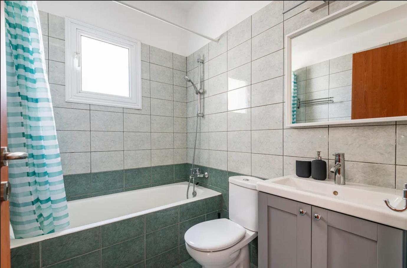Top Floor Apartment City Center Ларнака Екстериор снимка